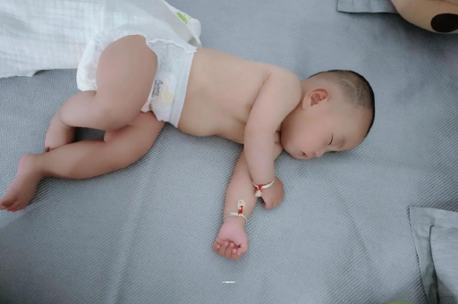 桓台几个月宝宝会抬头